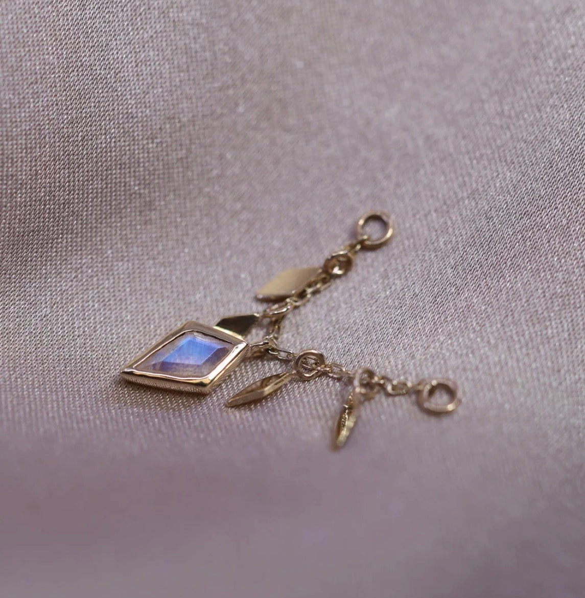 14k Beatti Patra Chain with Rainbow Moonstone